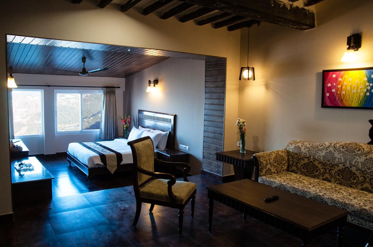 One Earth Royale Boutique Hotel Массури Экстерьер фото