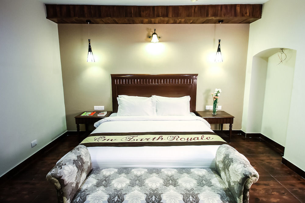 One Earth Royale Boutique Hotel Массури Экстерьер фото