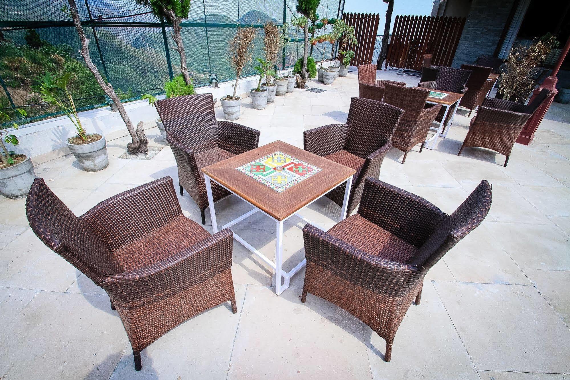 One Earth Royale Boutique Hotel Массури Экстерьер фото