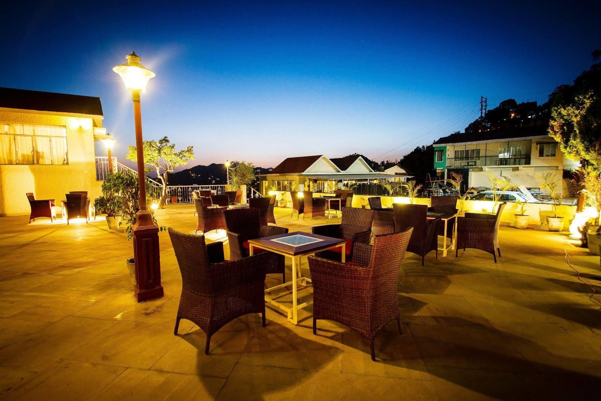 One Earth Royale Boutique Hotel Массури Экстерьер фото