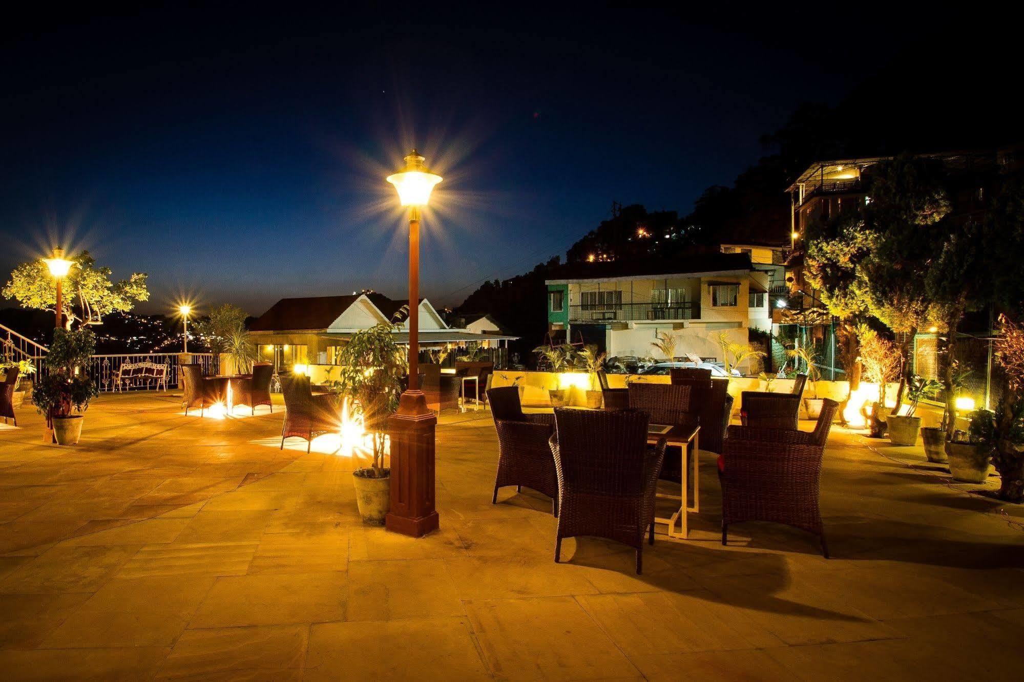 One Earth Royale Boutique Hotel Массури Экстерьер фото