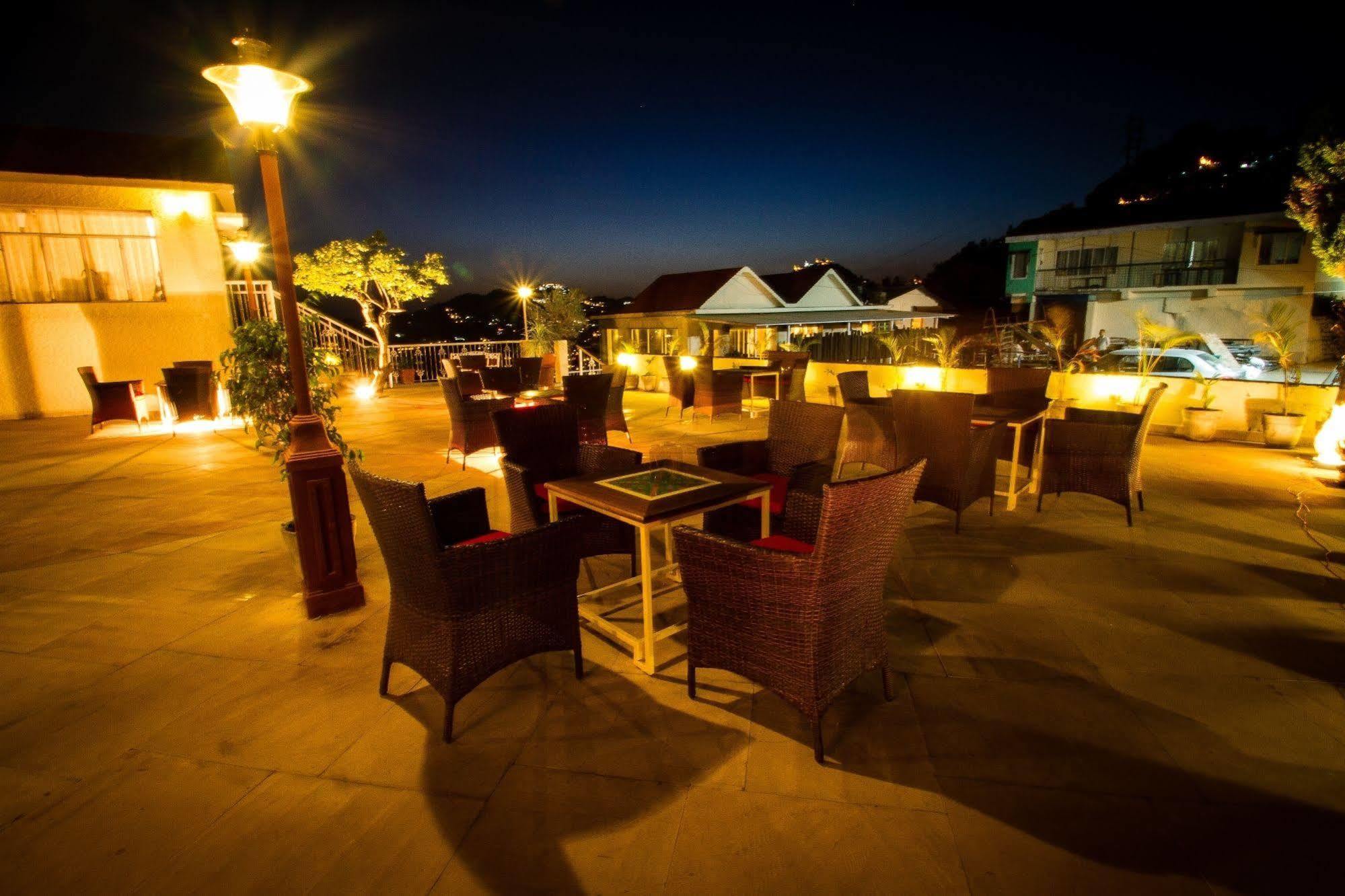 One Earth Royale Boutique Hotel Массури Экстерьер фото