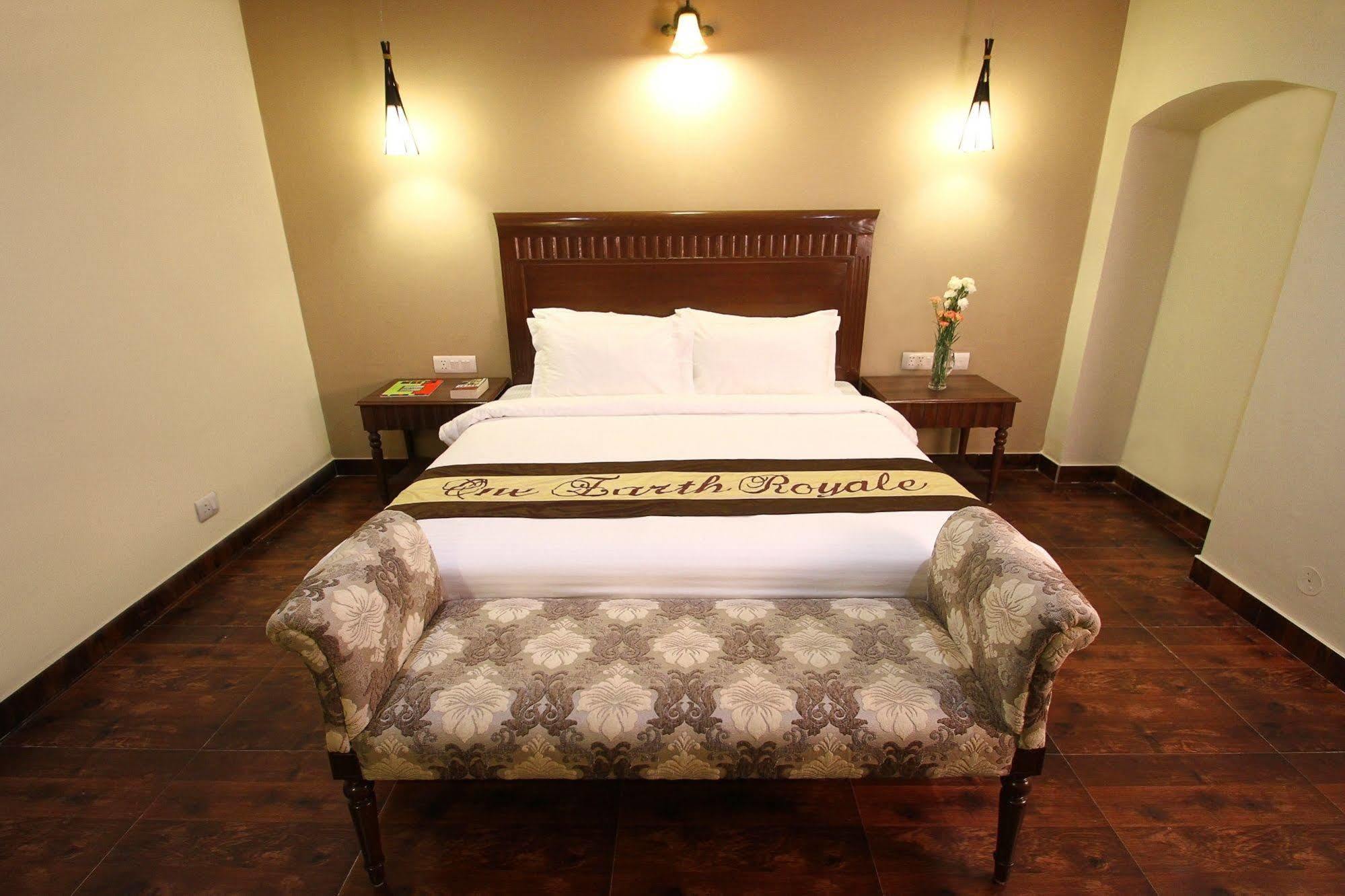 One Earth Royale Boutique Hotel Массури Экстерьер фото